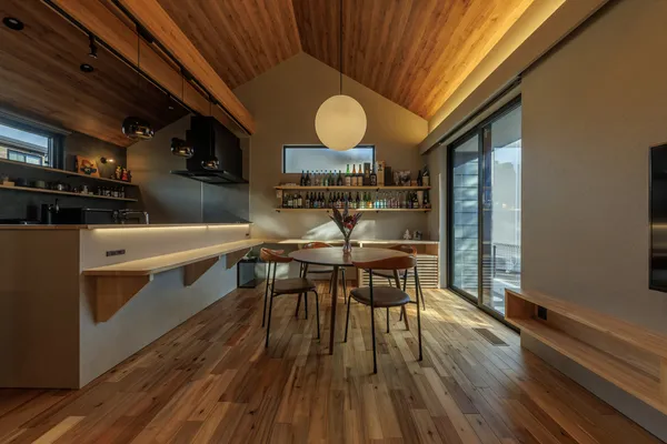 回遊できる非日常的な住まいの事例トップ画像