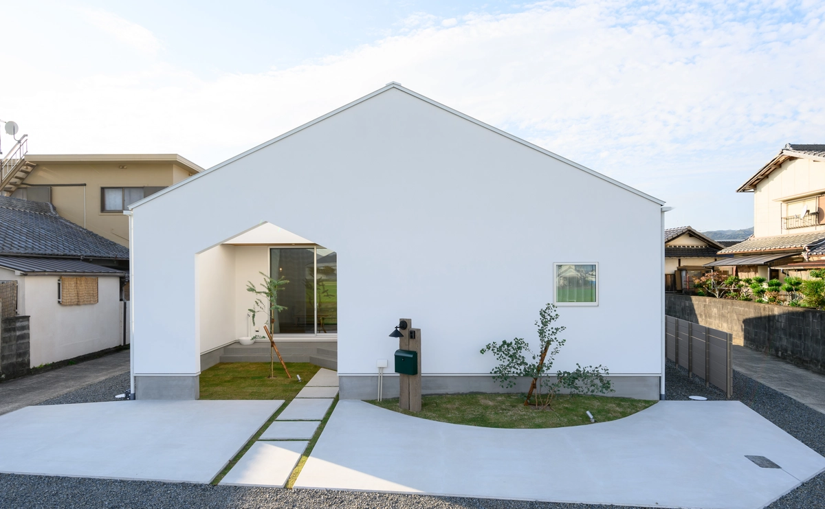 囲み庭のある家 事例トップ画像