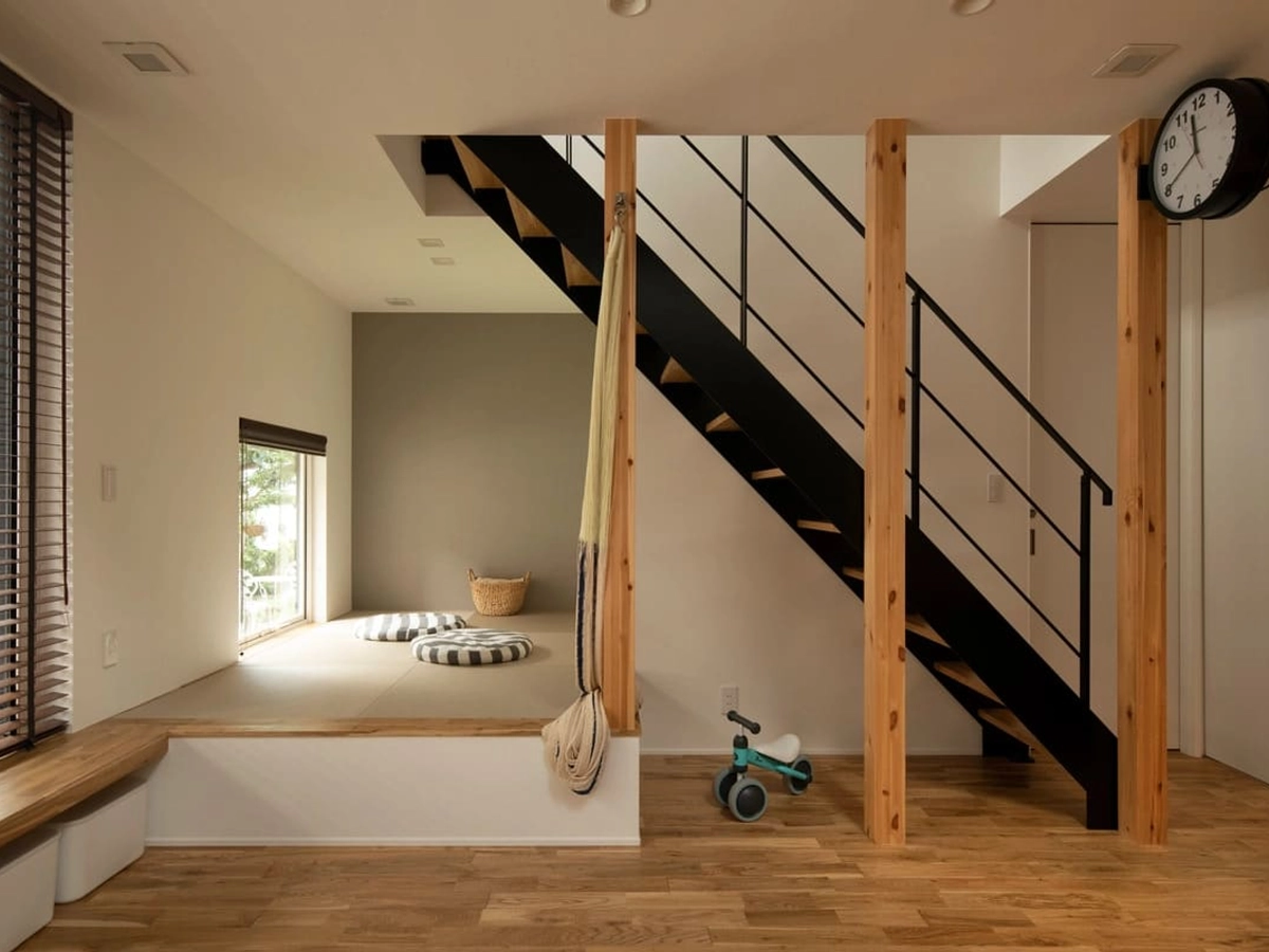 リビング空間に立体感を与えてくれる小上がりスペース