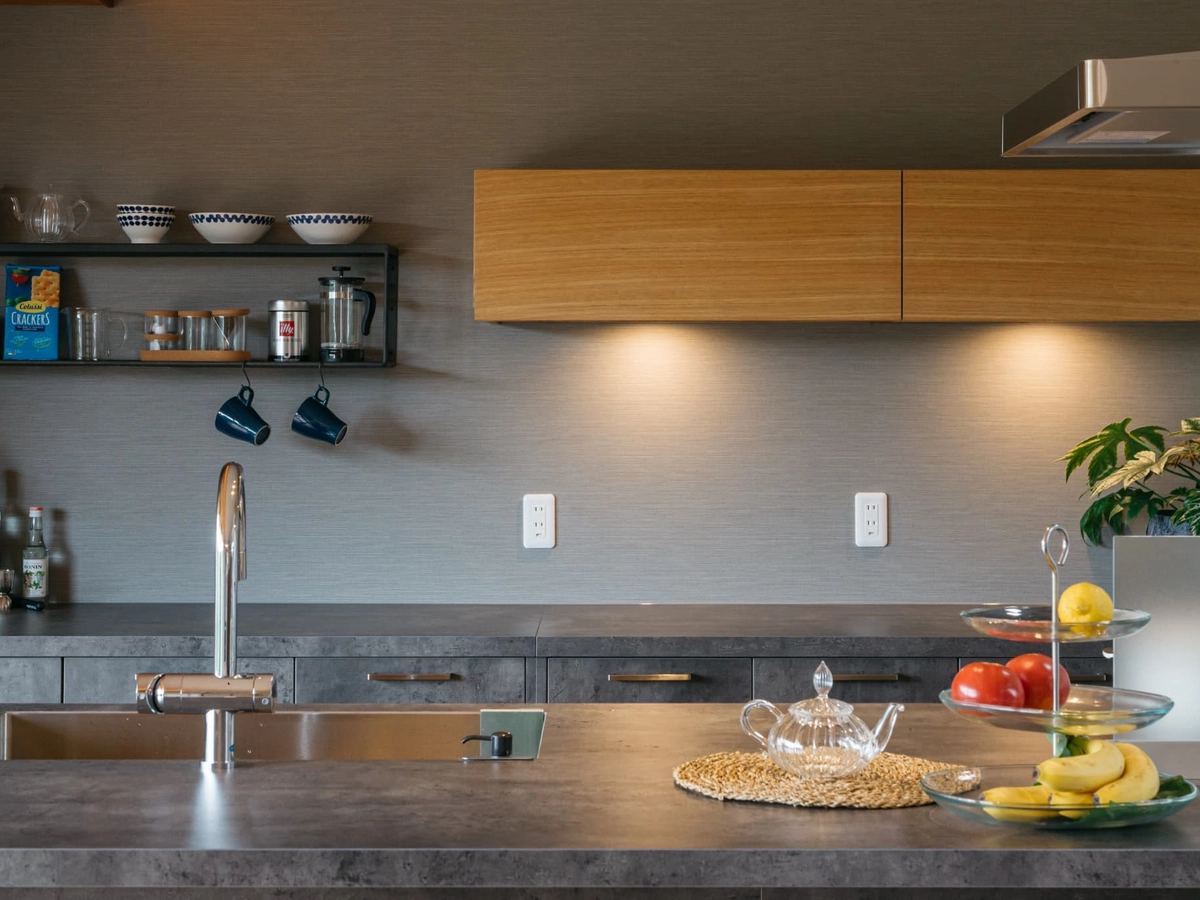 グレーで統一されたキッチン