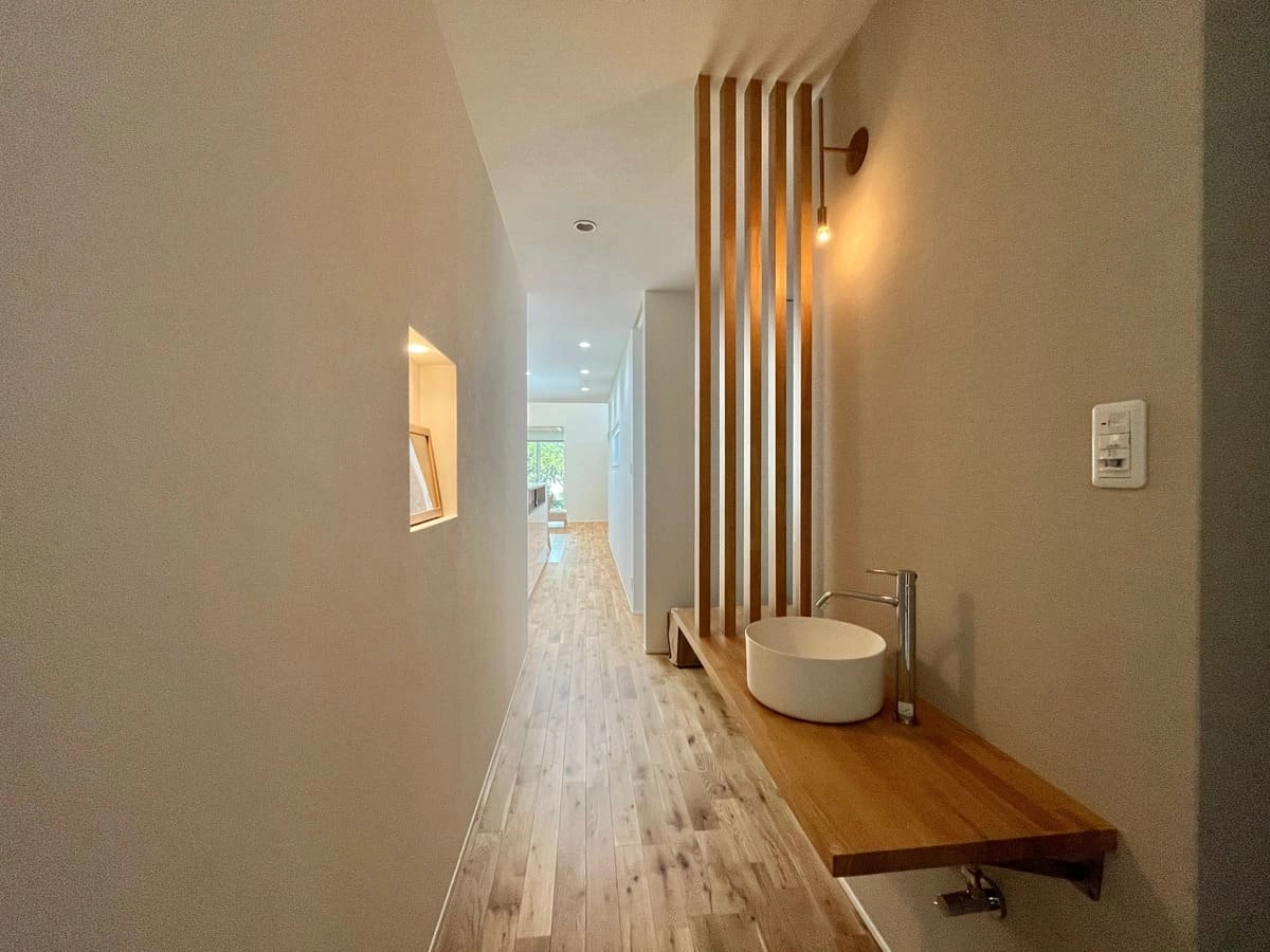 和の心が感じられる造作洗面台