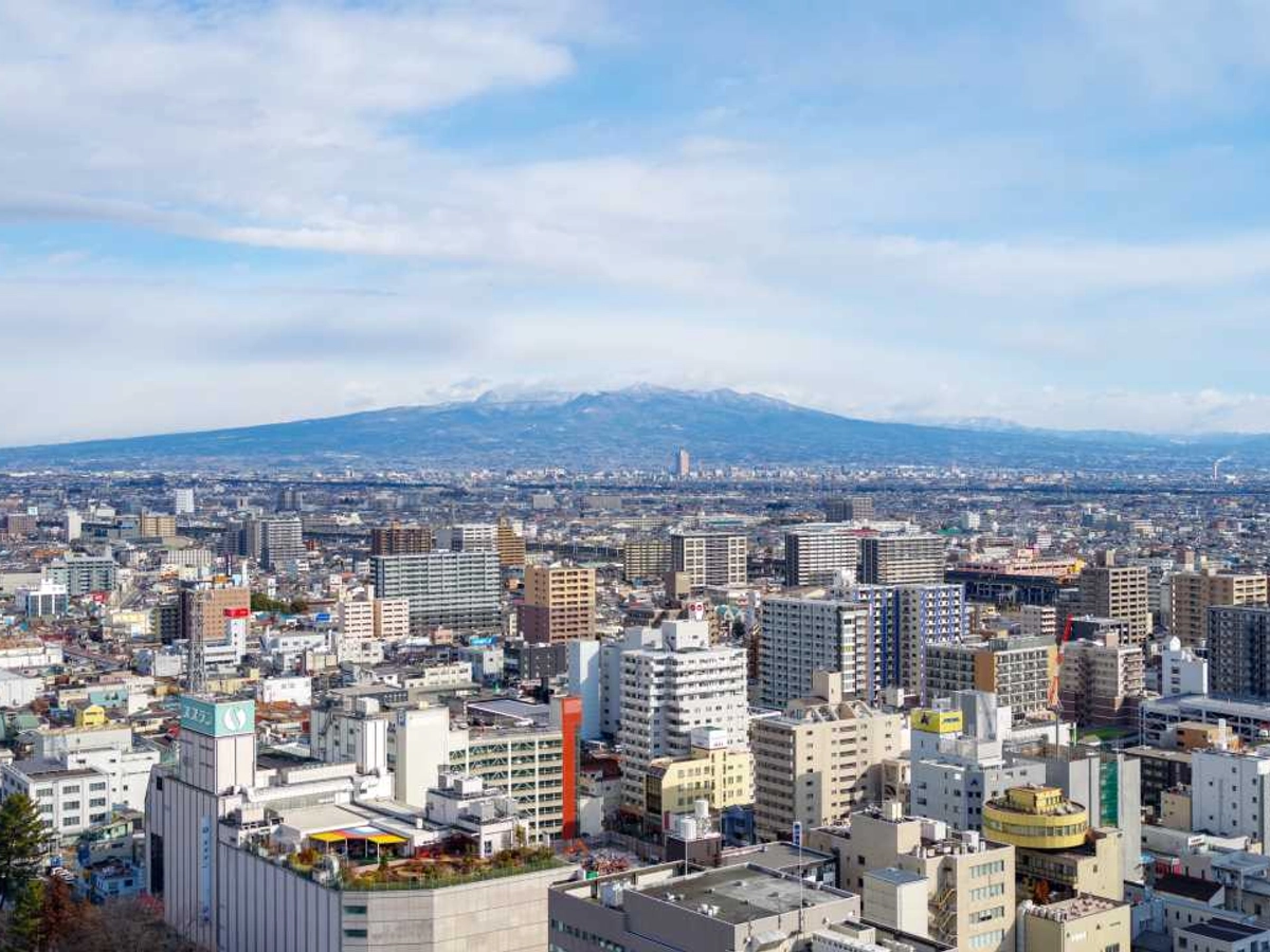 赤城山と前橋・高崎の都市部