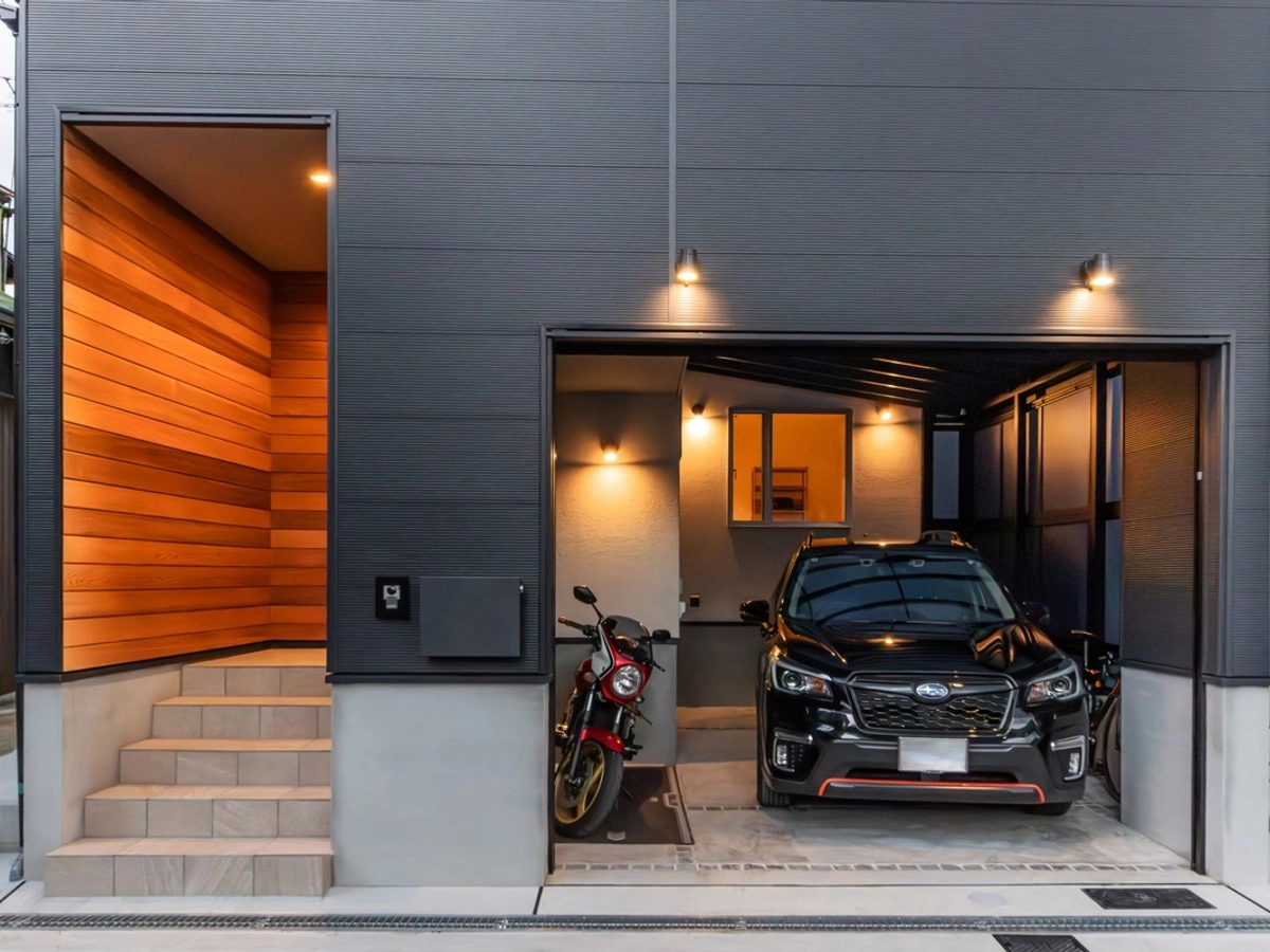 整備工場をイメージしたガレージ