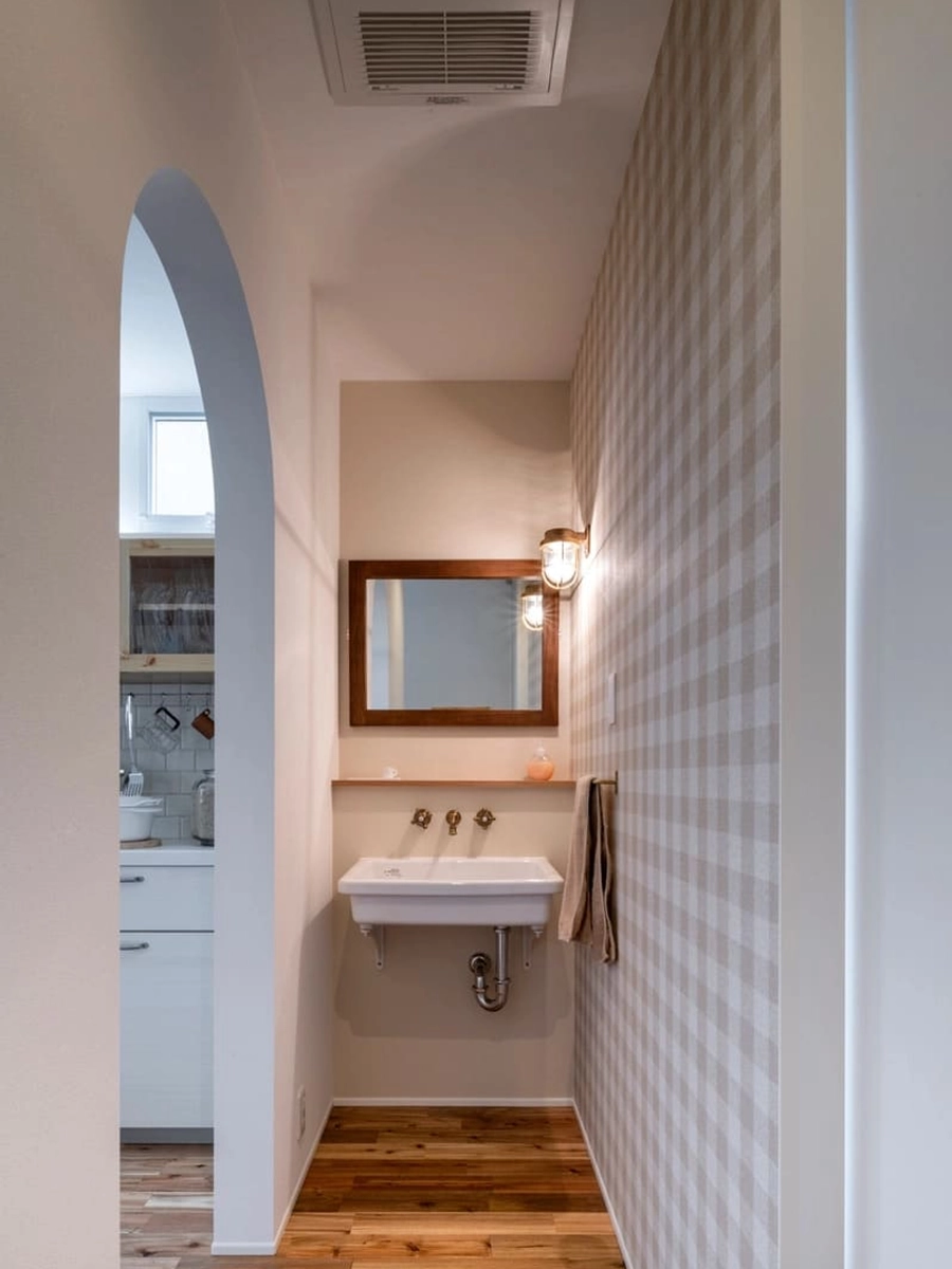 可愛らしい造作洗面台