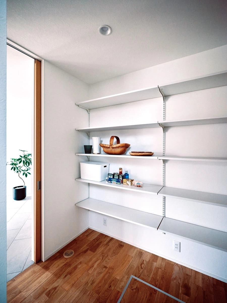 コンセントのついた大容量パントリー