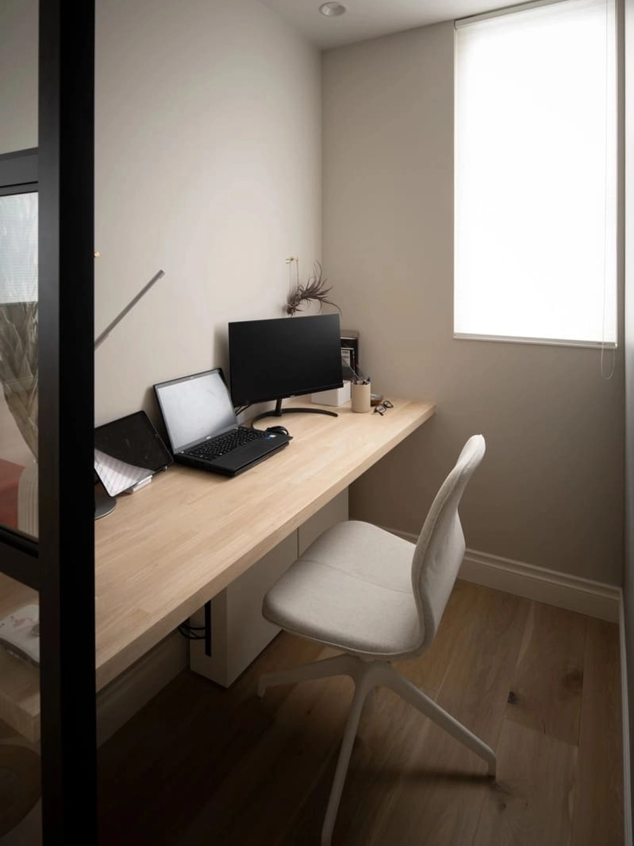 白を基調にしたワークスペース