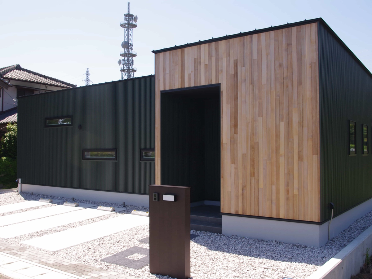 木目がおしゃれな平屋