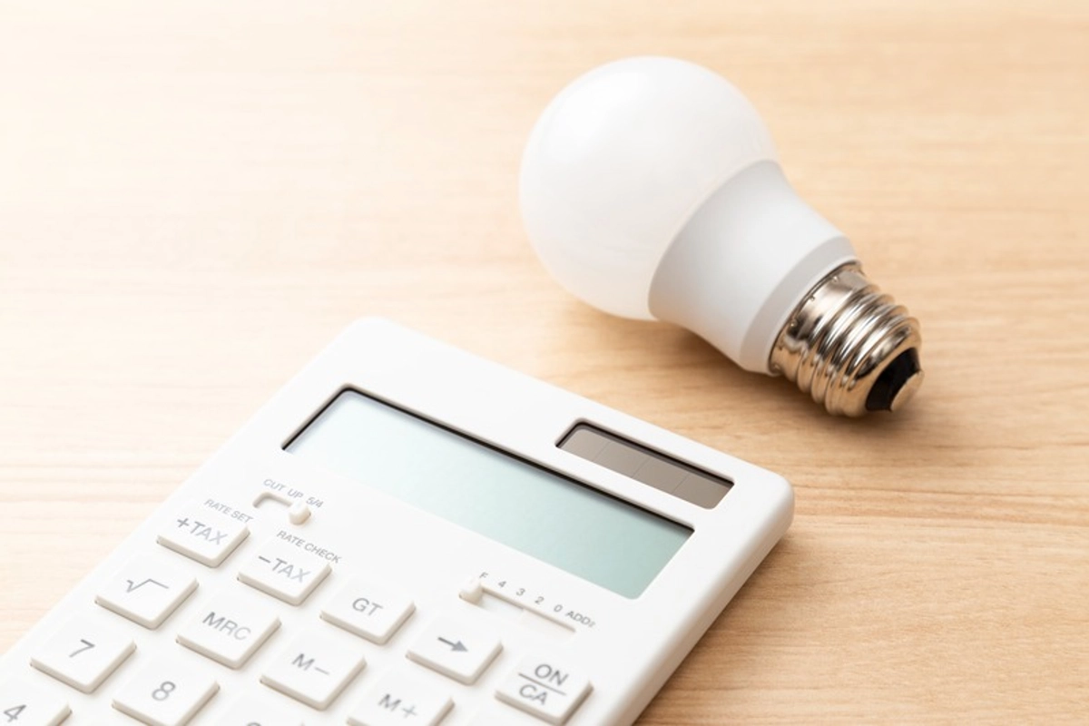 LED電球と電卓