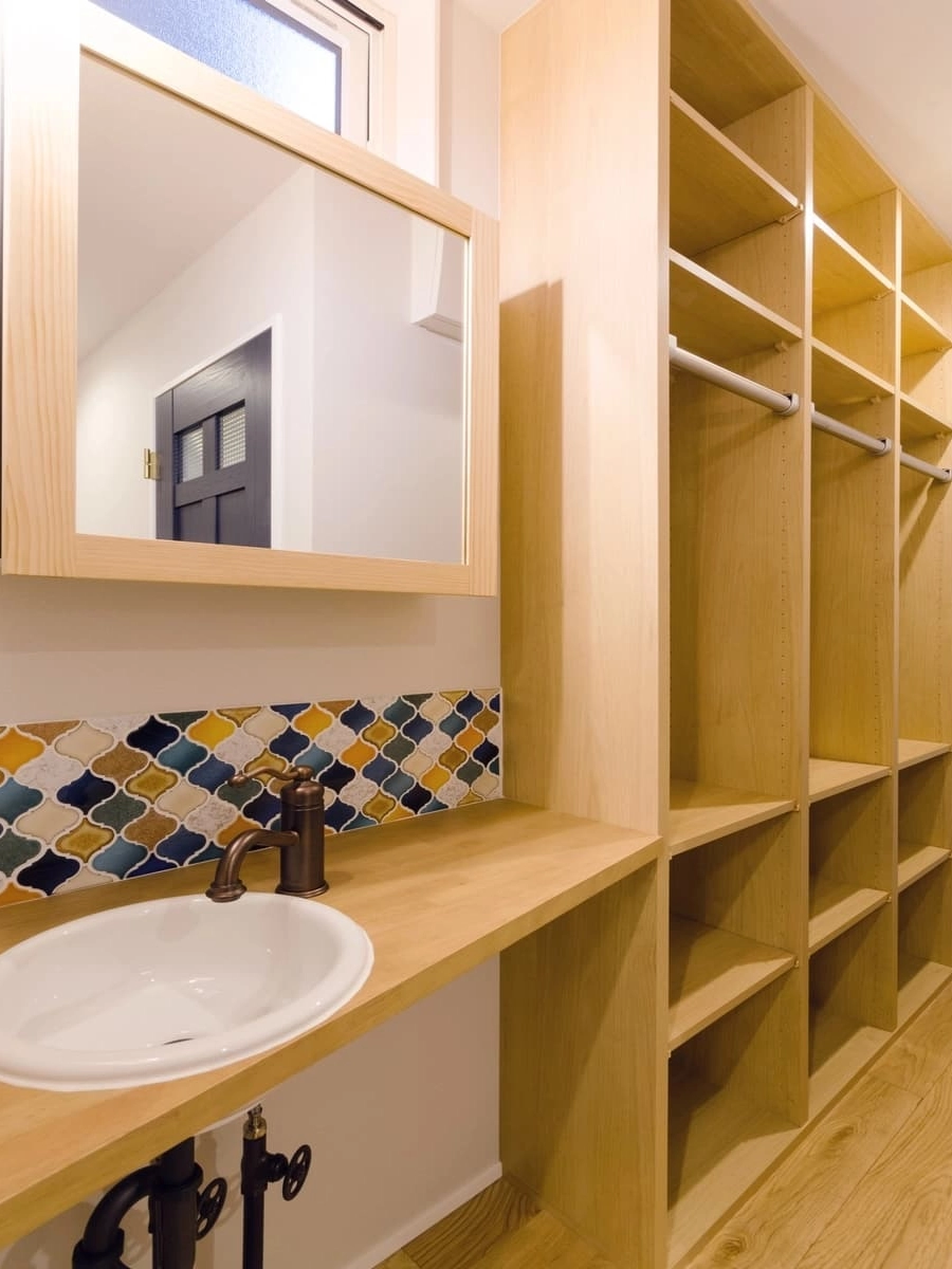 ロッカールームにある小さな洗面台