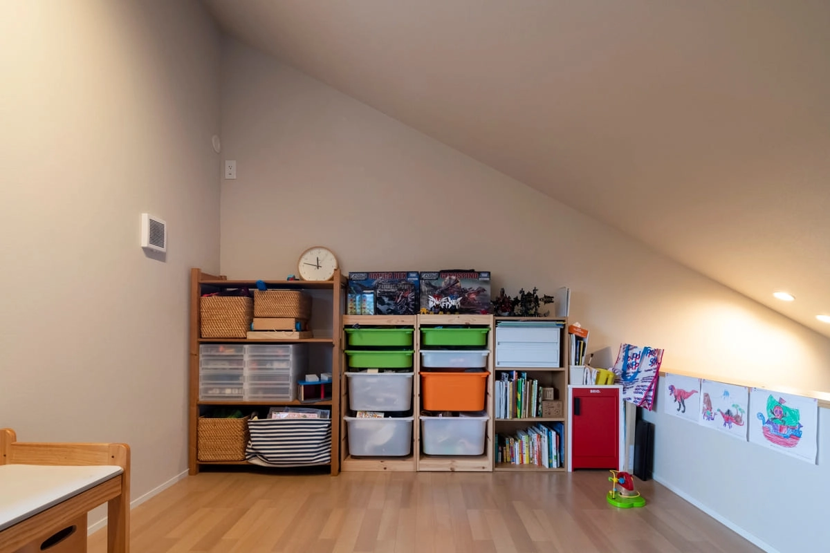 収納スペース兼子どもの遊び場のロフト