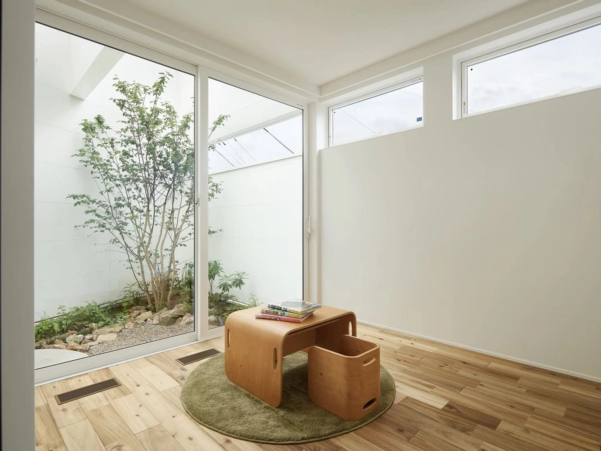 個室から見る前庭