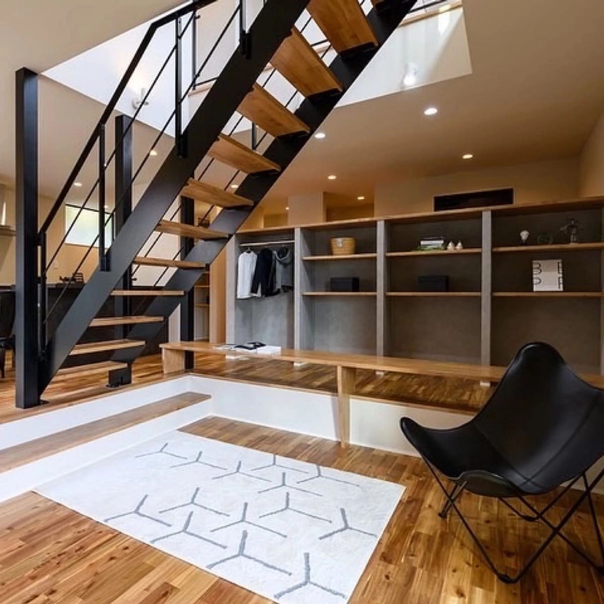 ダウンフロアに設置されたワークスペース