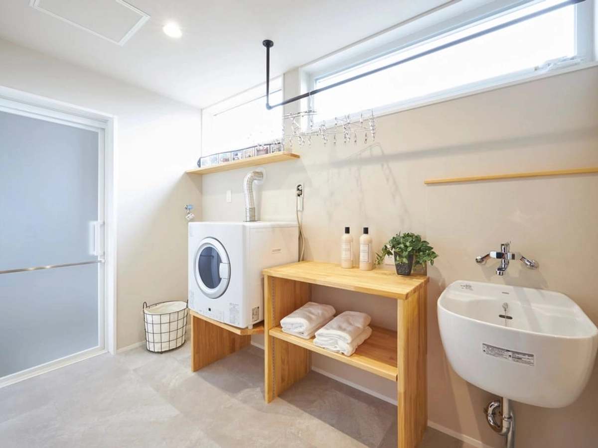 ランドリースペースを兼ねた脱衣所