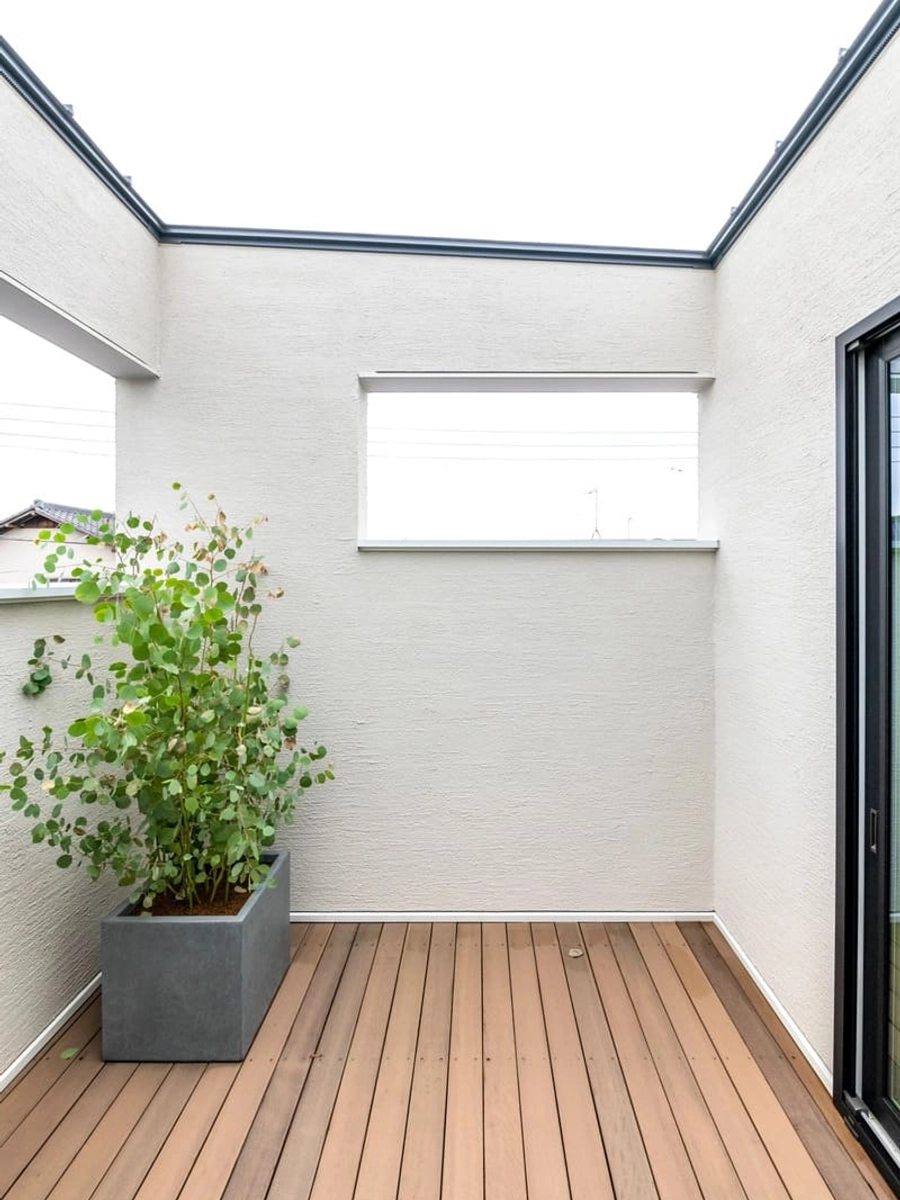 高窓のあるバルコニー