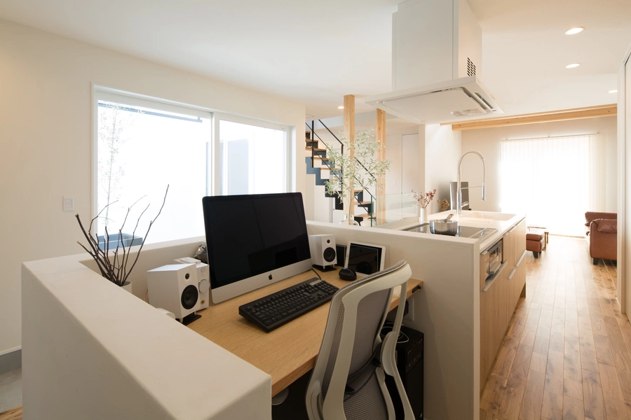 注文住宅にワークスペースは必要?メリット・デメリットと間取りの事例をご紹介