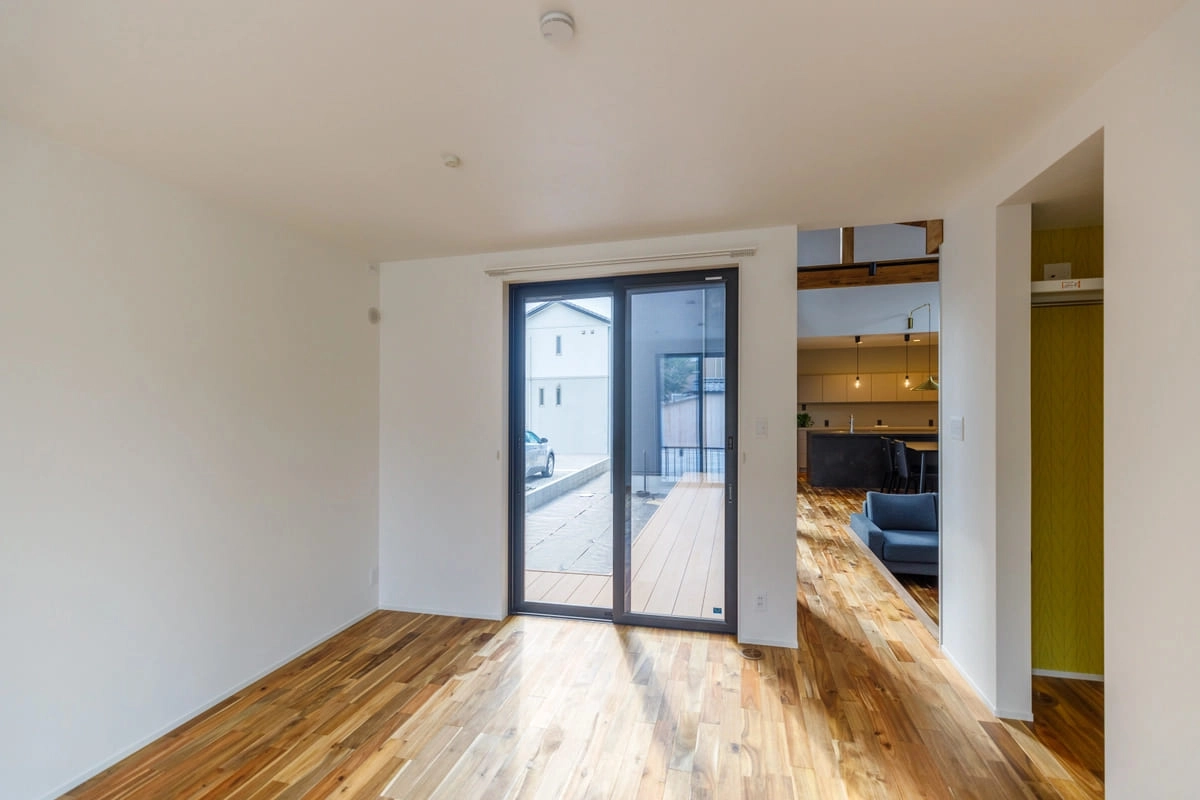 中庭と居間をつなげるセカンドリビング