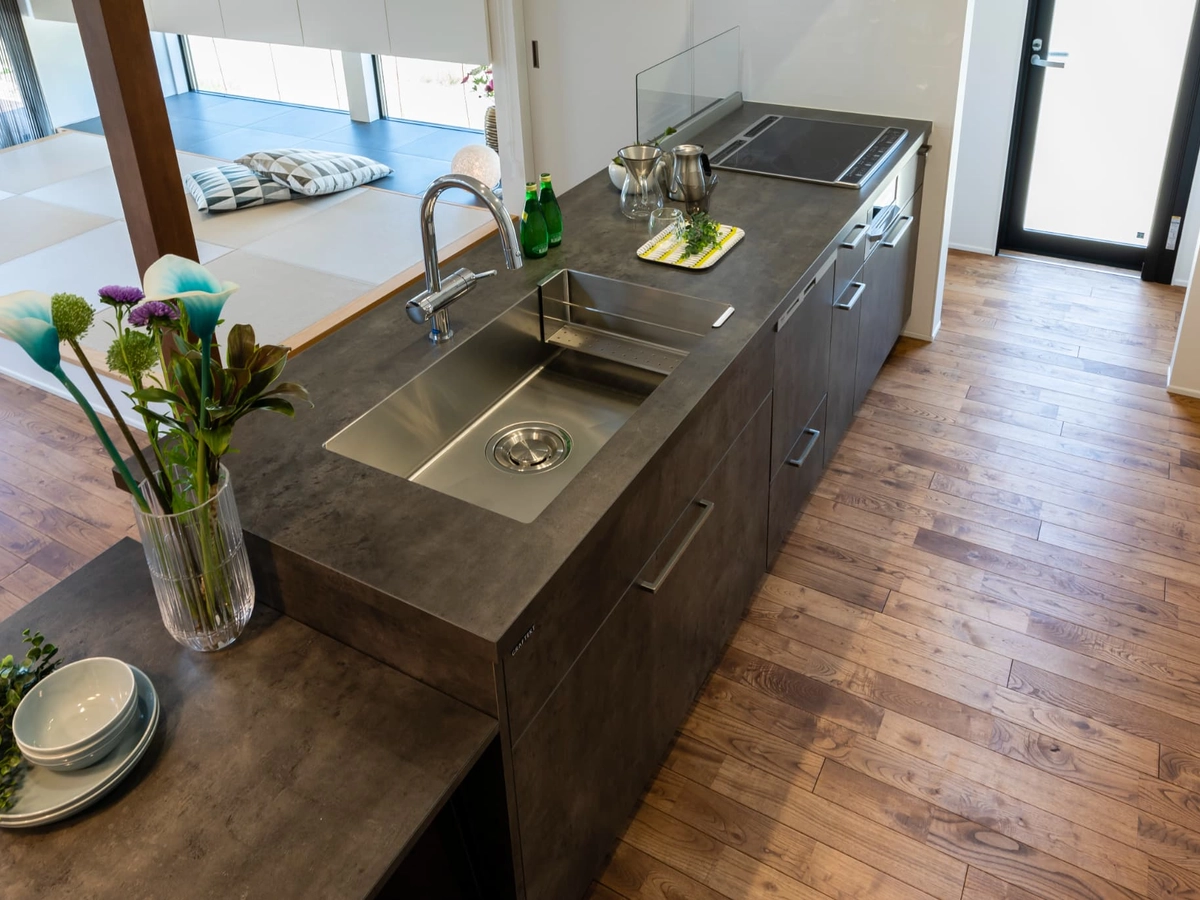 墨黒のキッチン