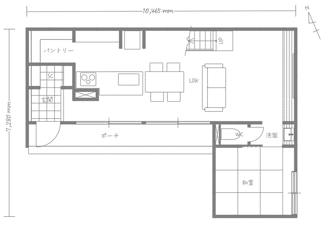 LDKの隣に和室や広いポーチを設えた1階の間取り図