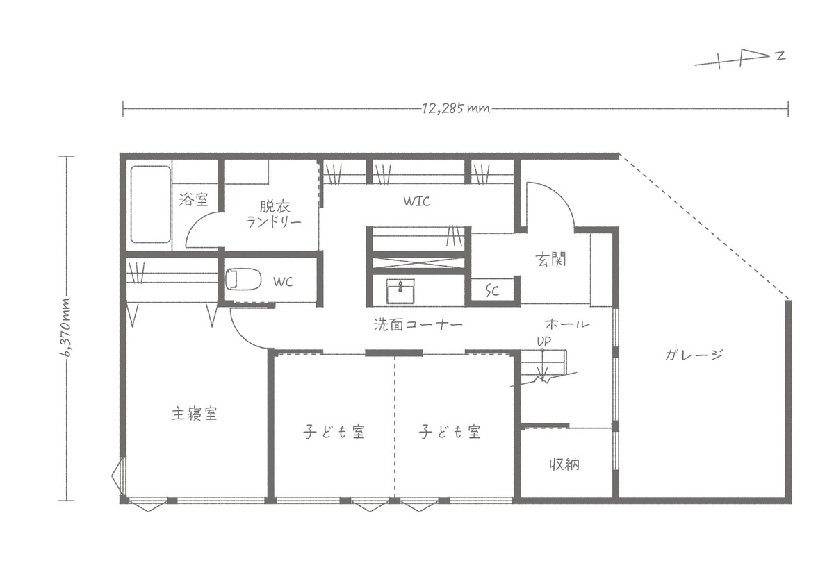 1階に個室と水回りを集約した回遊動線の家の間取り図