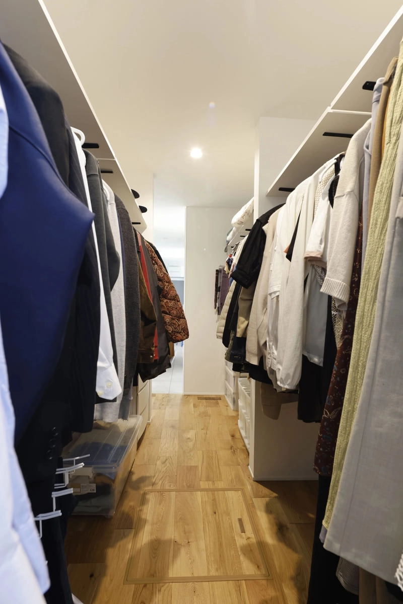 機能性も優秀な大容量のファミリークローゼット