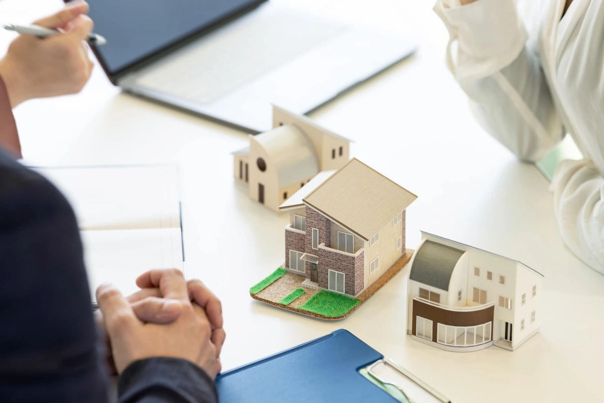 住宅について相談する風景