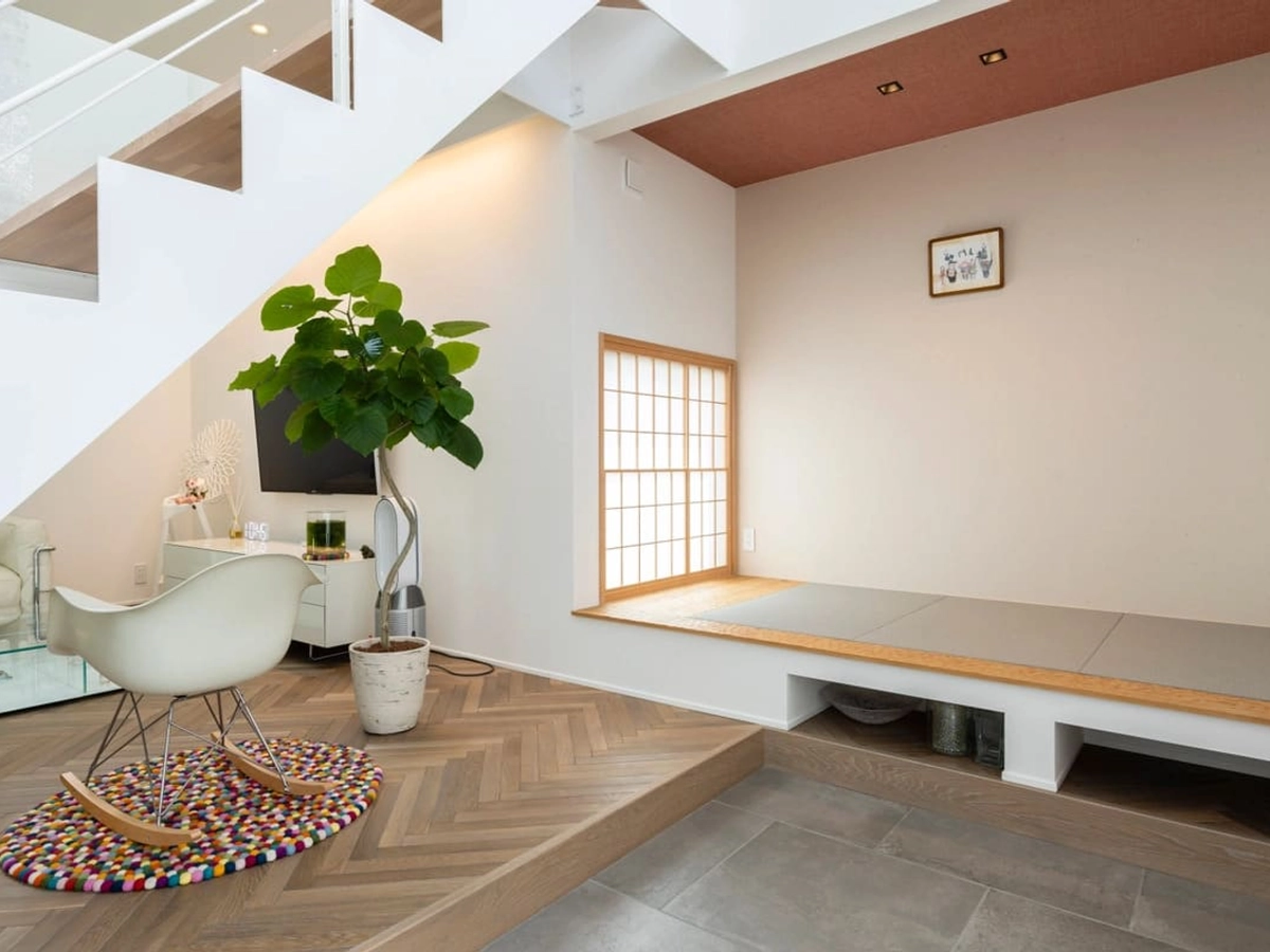 土間に面した小さな和室スペース