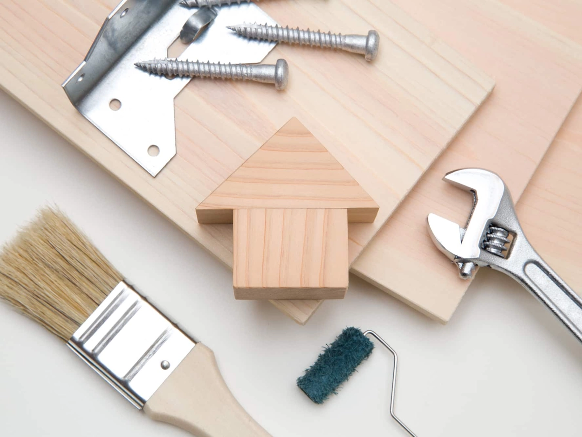 家の模型と工具