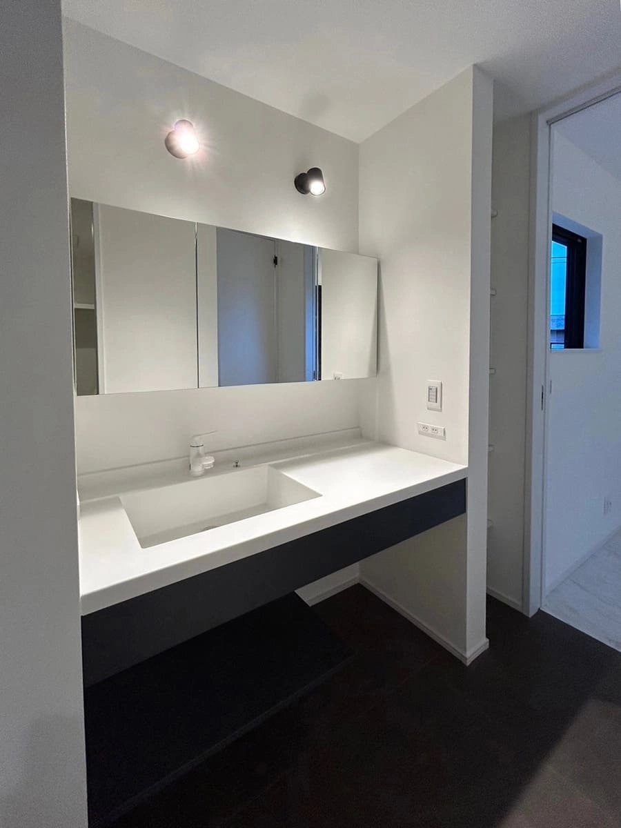 一体型で掃除しやすい洗面スペース