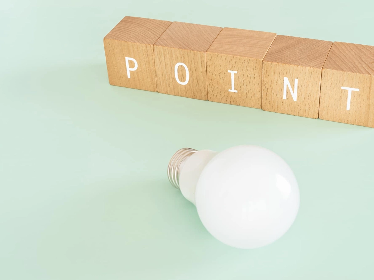 「ポイント」文字と電球