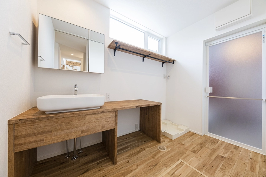 おしゃれな「造作洗面台」実例20選!メリットや注意点を解説