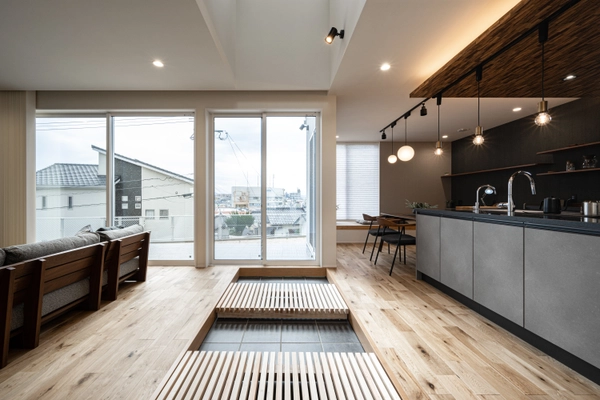 【福岡県中間市】「庭へひらく土間空間と、遠景を望む家」の見学会