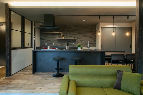 【瀬戸市】モダン空間が広がる2階建ての家