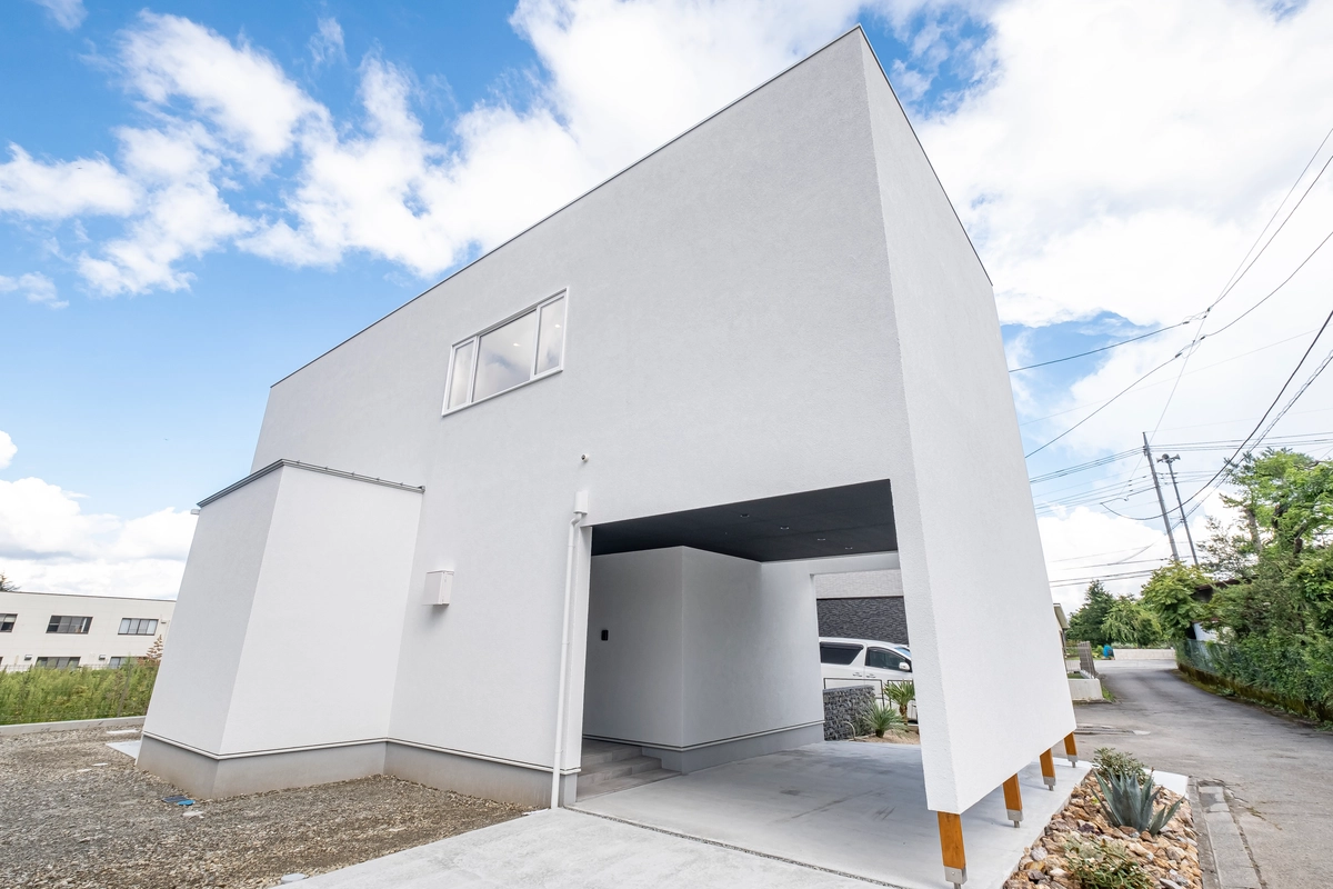 建物外観_ピロティ