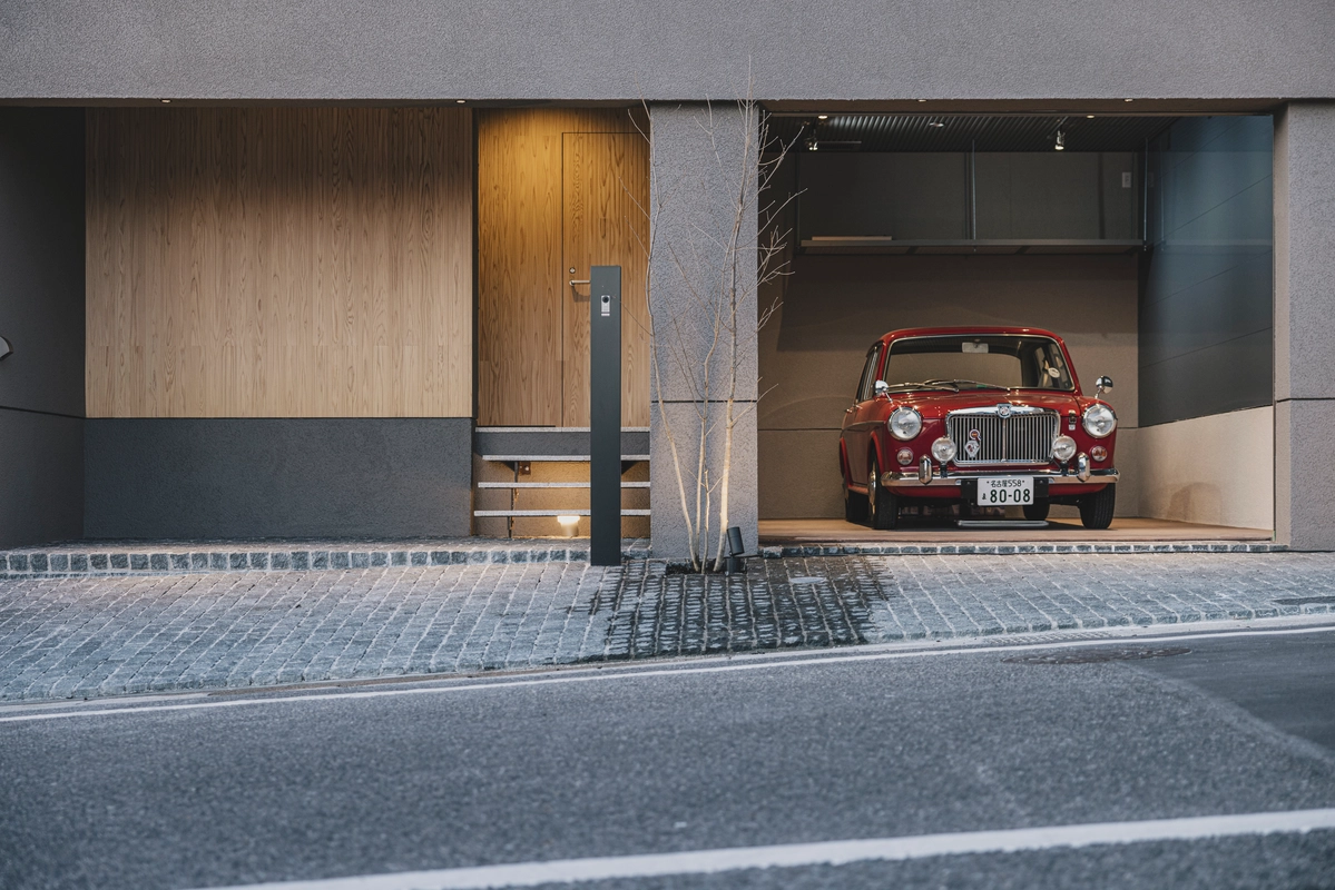 【建築のプロがご案内】人気のガレージ付モデルハウス