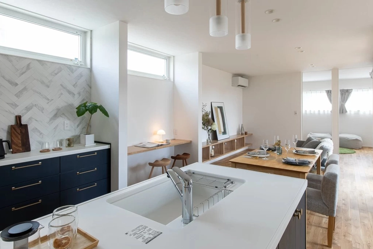 【鹿児島市】白を基調とした明るいLDKのお家