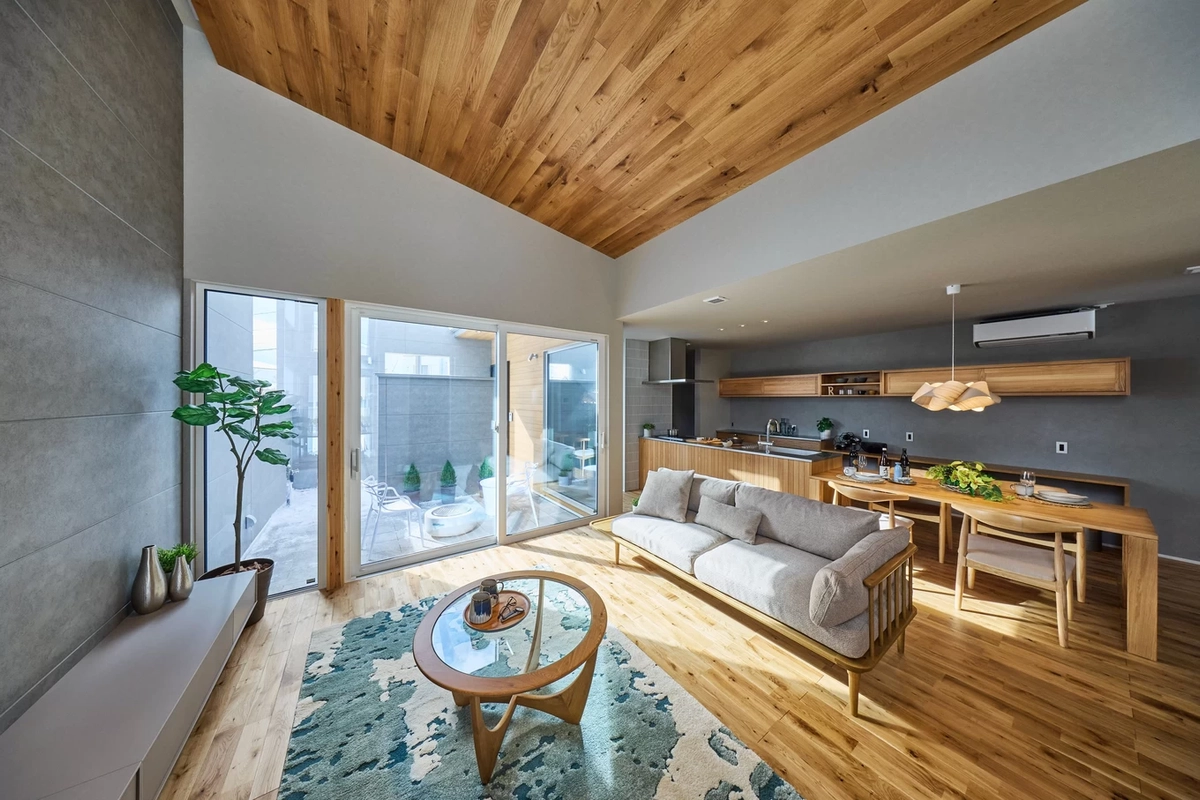 【秋田市】patio～イエのナカのニワ～