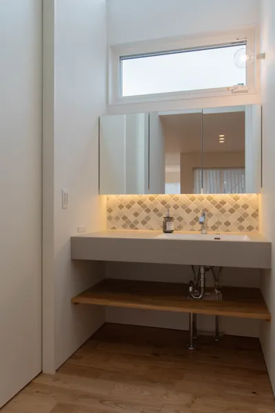 心地よい距離感が育むのびやかな暮らしの洗面所