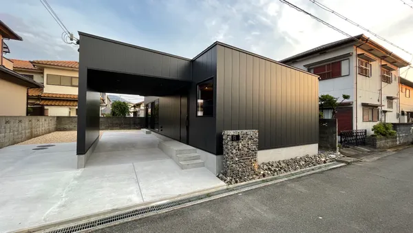 大人のための平屋の事例トップ画像