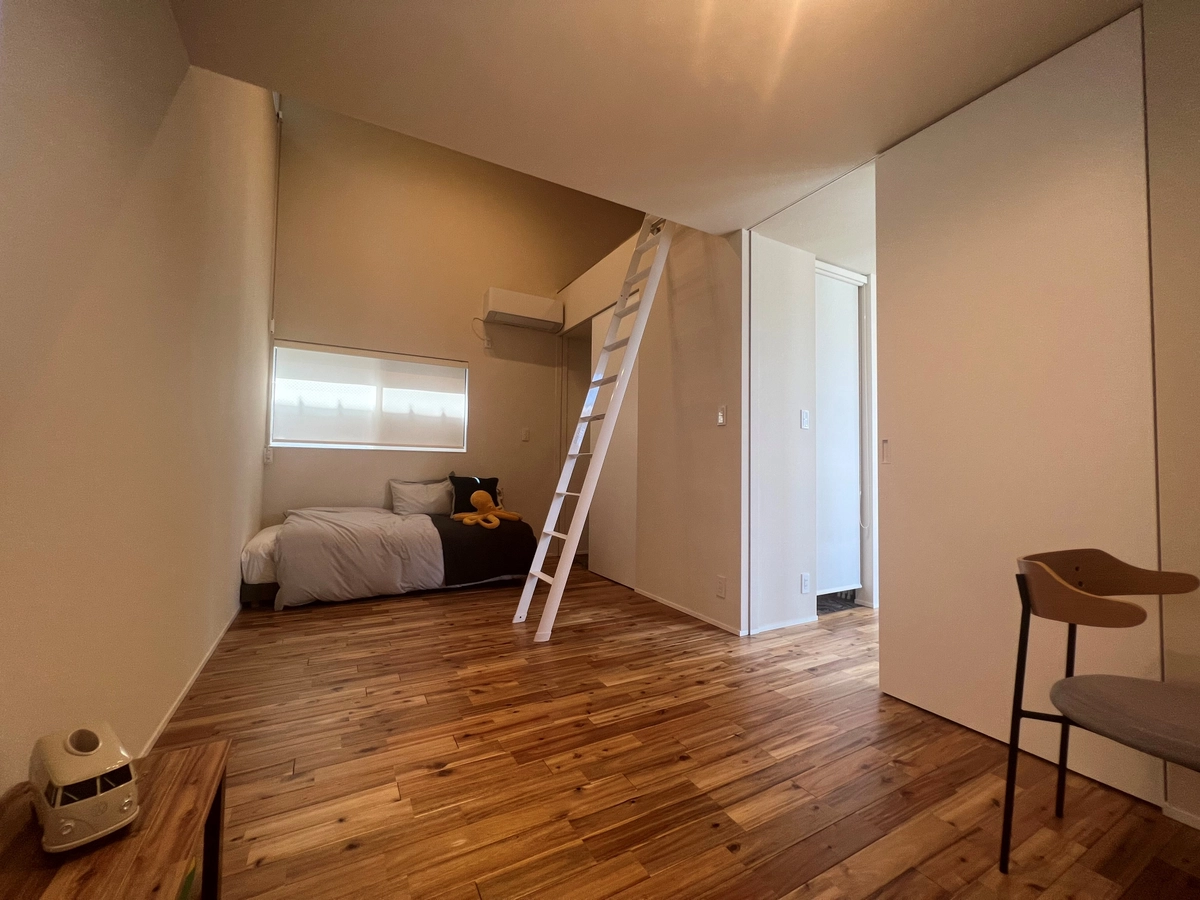 寄り添い、つながる。土間のある家の子供部屋・ロフト