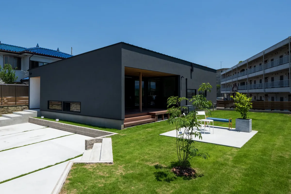 趣味を愉しめる カフェスペースのある平屋 実例トップ画像