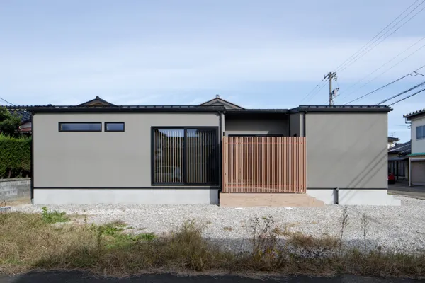 豊かなリビングでリラックスして過ごせる住まいの外観