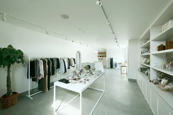 店舗併用を叶えた 拡がりのある家の収納スペース