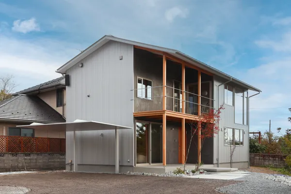 中間領域で周囲にそっと心を開く住まいの事例トップ画像