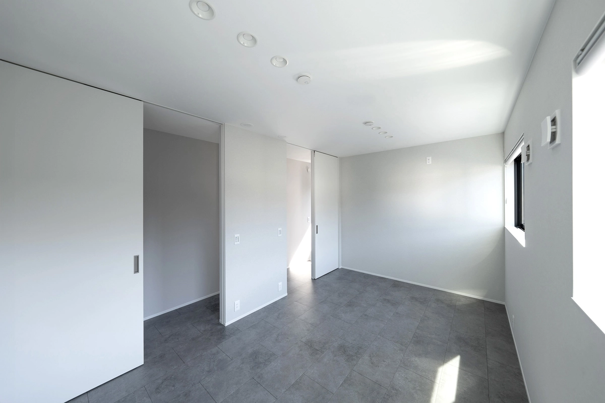 土間とテラスが続く家の子供部屋