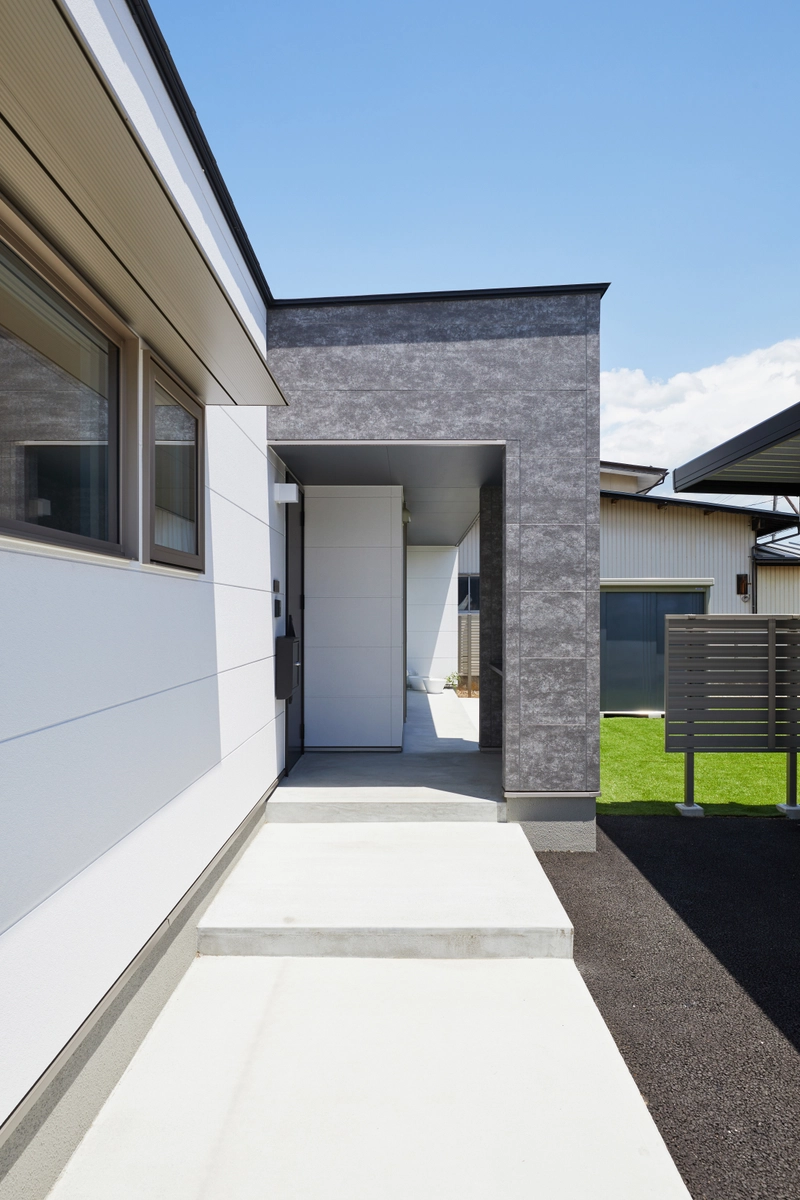 家族が自然と集う“ちょうどいい”平屋の玄関