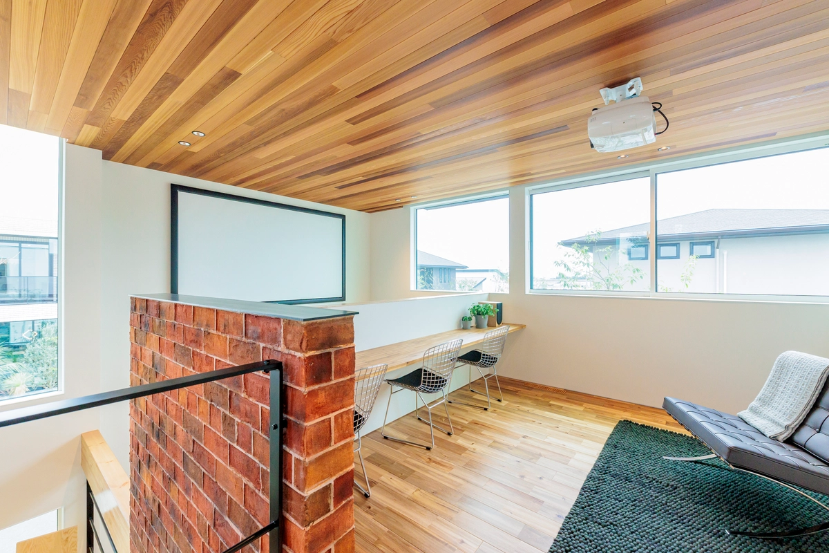 心躍る日々と安らぎを包む家のワークスペース・フリースペース
