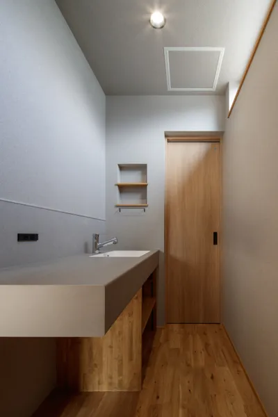 豊かなリビングでリラックスして過ごせる住まいの洗面所