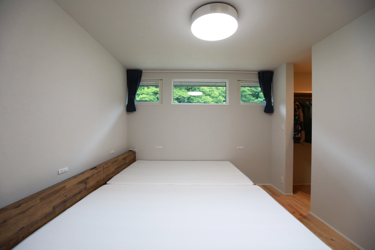 山あいの居場所の寝室