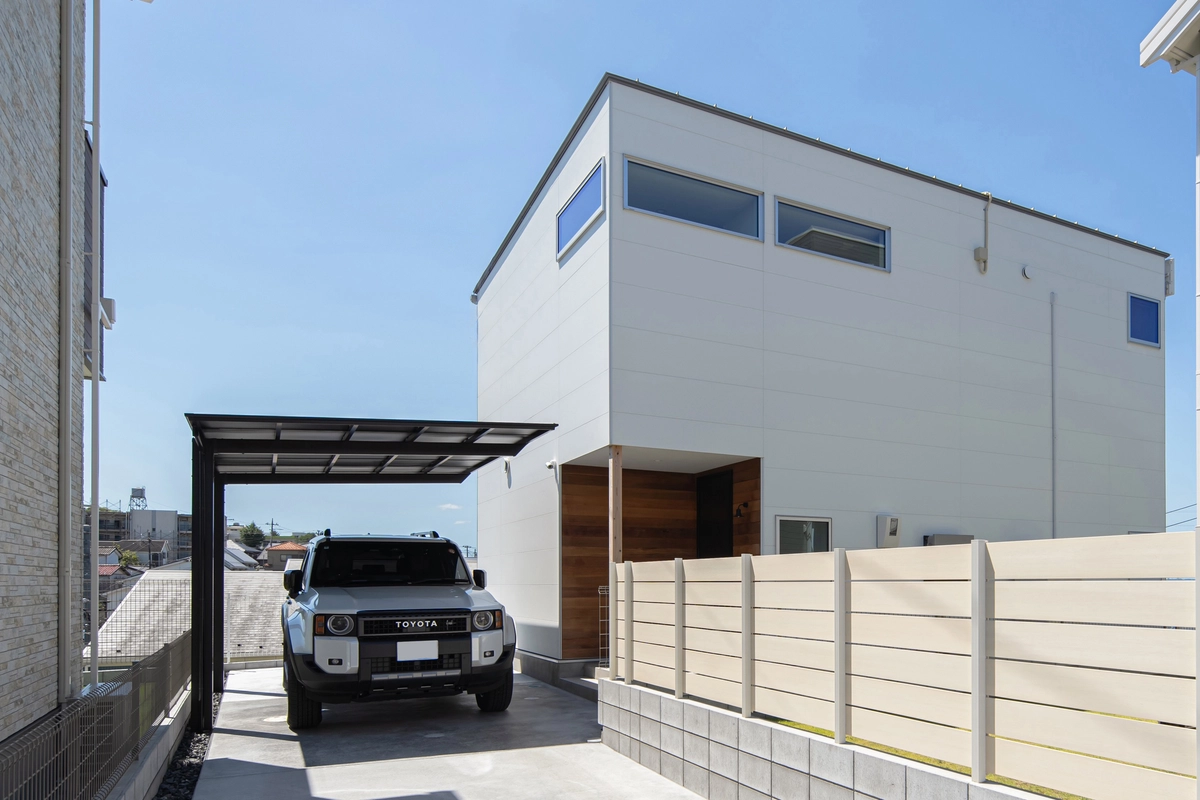 隅切りの家の外観