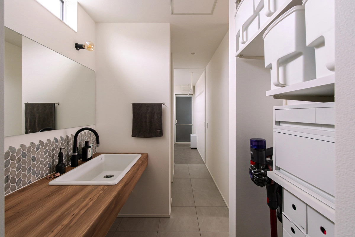 見え隠れを楽しむ家の洗面所